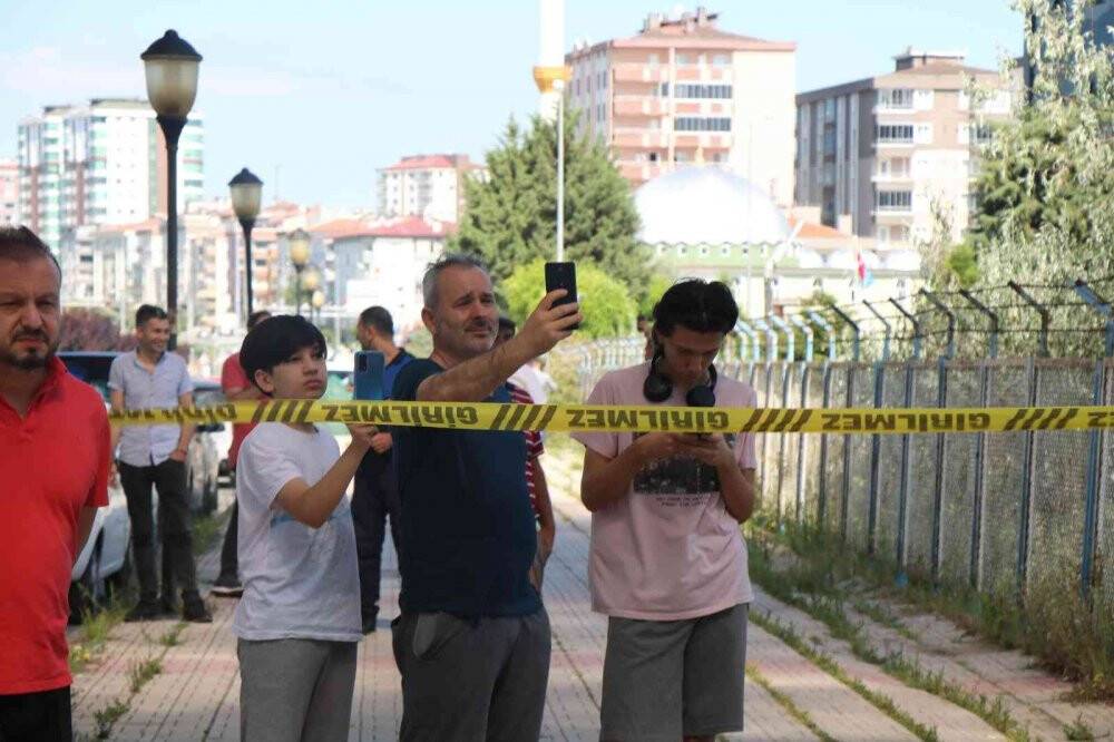 KYK lojmanlarındaki bina alev alev yandı