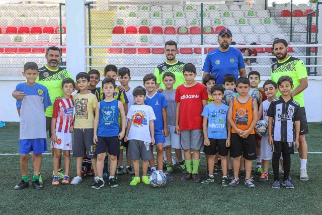 Futbolun genç yetenekleri Buca’da keşfediliyor