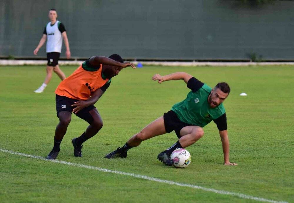 Denizlispor 2 günlük aranın ardından çalışmalara yeniden başladı