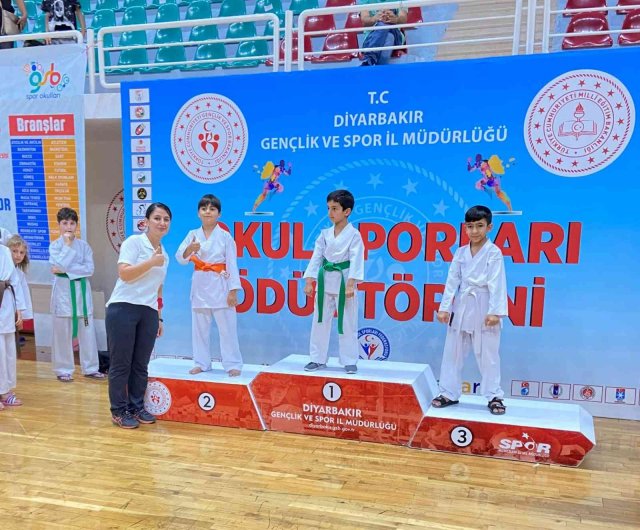 Yenişehir Belediyesi yaz spor okulu karete şampiyonu oldu