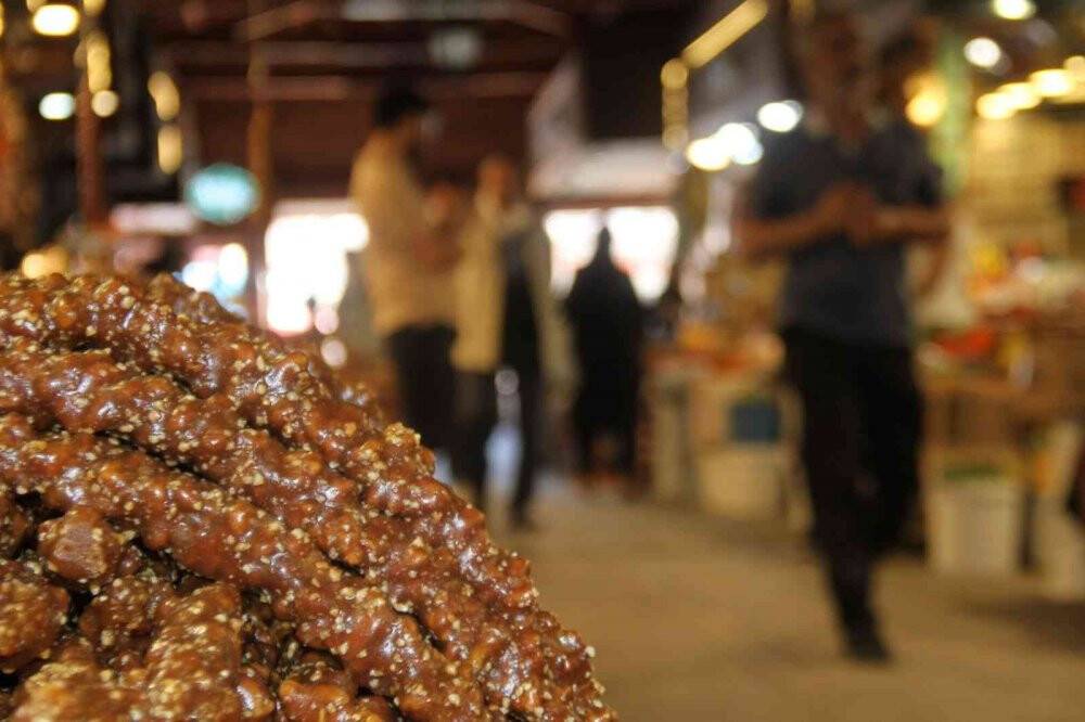 Gurbetçiler, Kapalı Çarşı esnafına merhem oldu