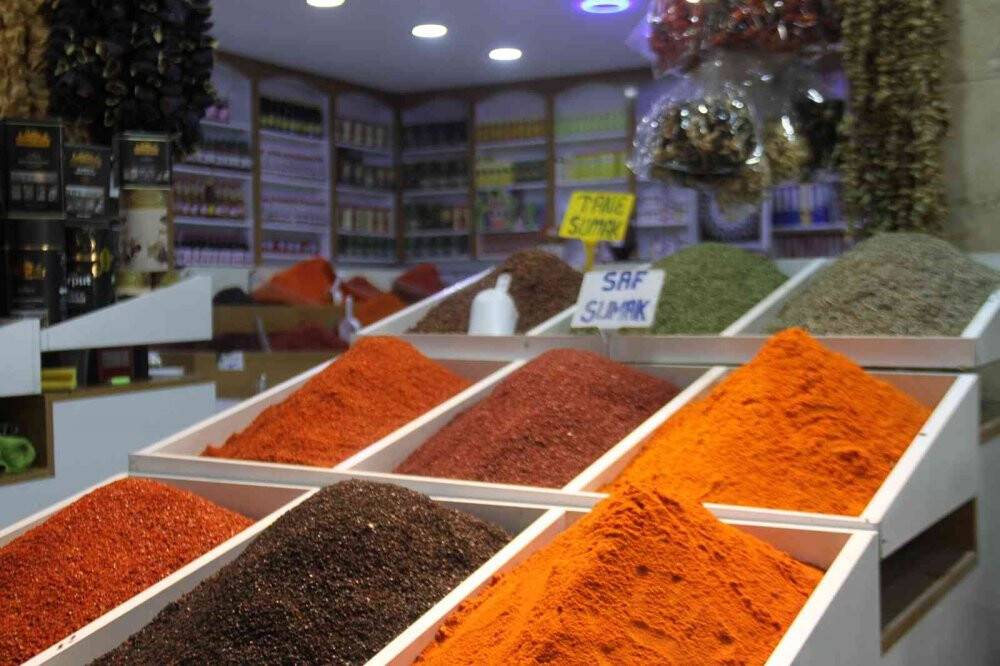 Gurbetçiler, Kapalı Çarşı esnafına merhem oldu