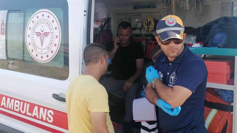 Otel çalışanlarını taşıyan servis kamyonetle çarpıştı: 8 yaralı