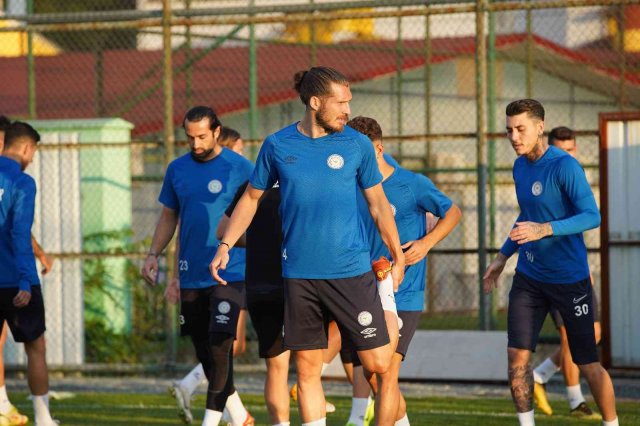 Çaykur Rizespor, iki günlük iznin ardından antrenmanlara başladı