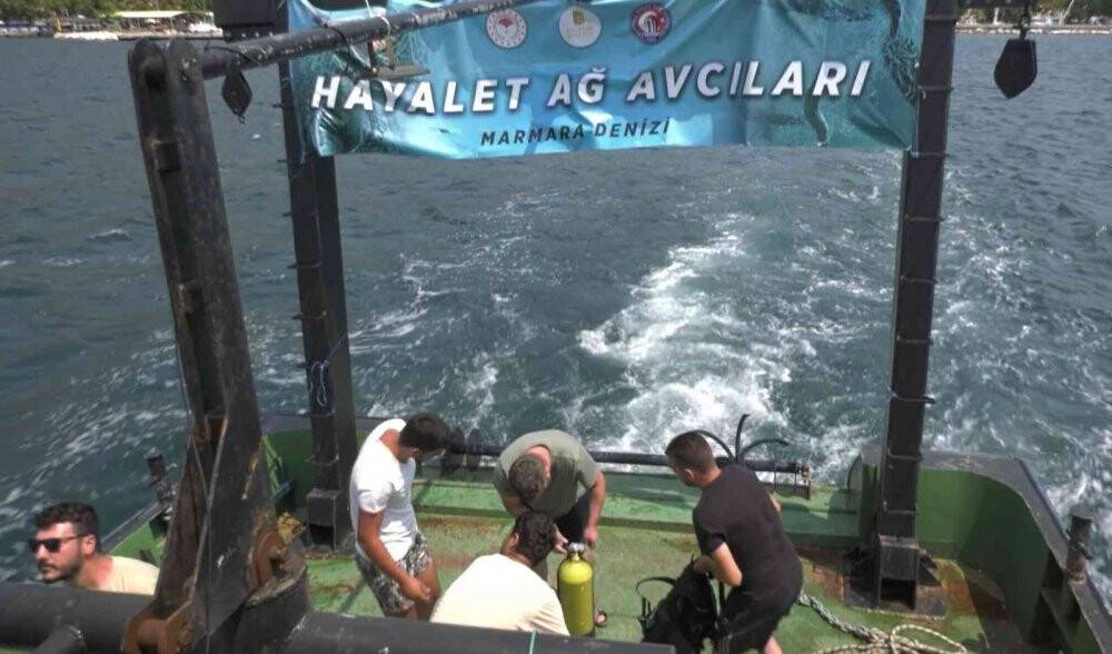 Marmara’dan 2 futbol sahası büyüklüğünde hayalet ağ çıkarıldı