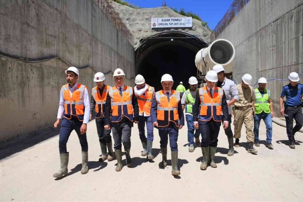 Türkiye’yi Kafkasya’ya bağlayacak Ilgar Tüneli’nde çalışmalar hızlandı