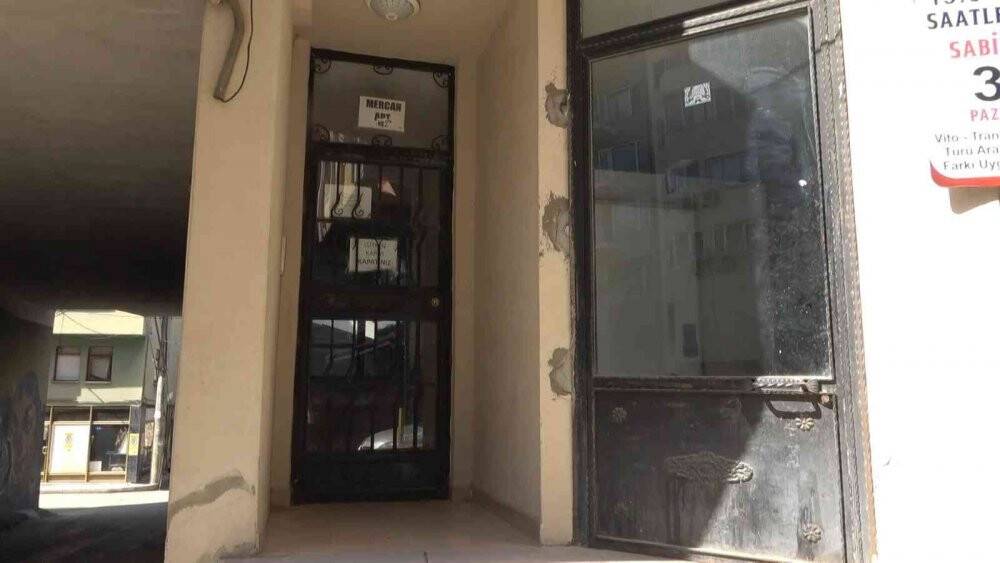 Altından tünel gibi yol geçen apartman Karadeniz’i andırıyor