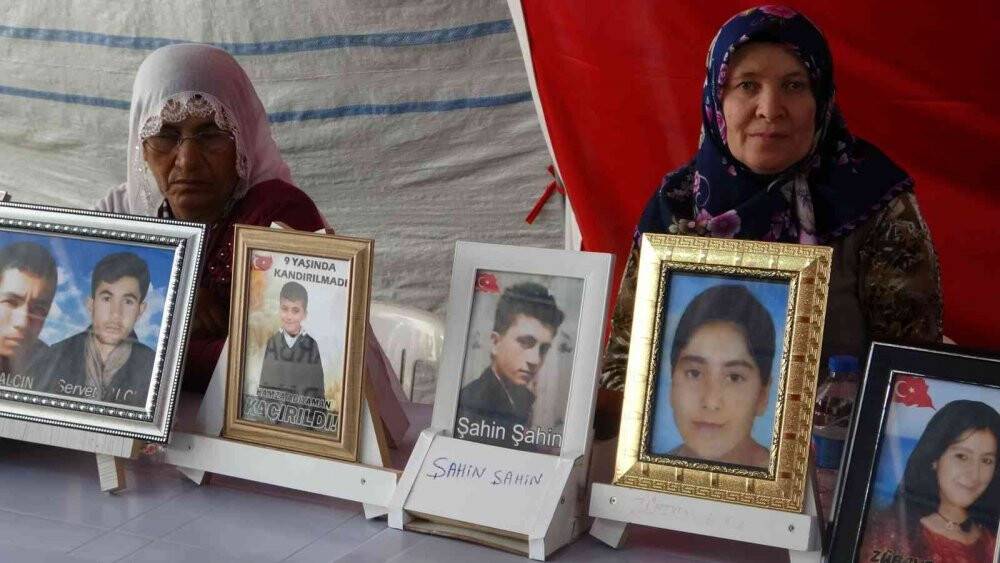 Diyarbakır’da aileler bin 61 gündür evlat nöbetinde