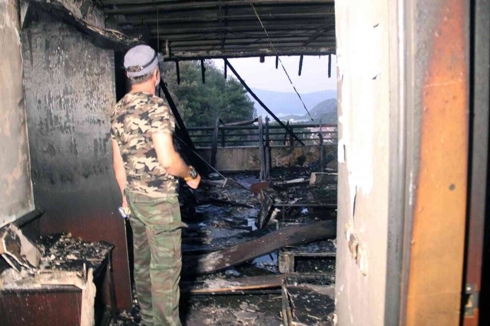 Uygulama otelinin yanan odaları görüntülendi