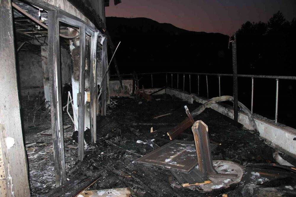 Uygulama otelinin yanan odaları görüntülendi