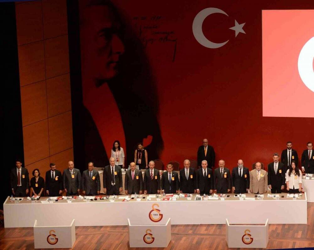 Dursun Özbek yönetimi talep ettiği yetkileri aldı