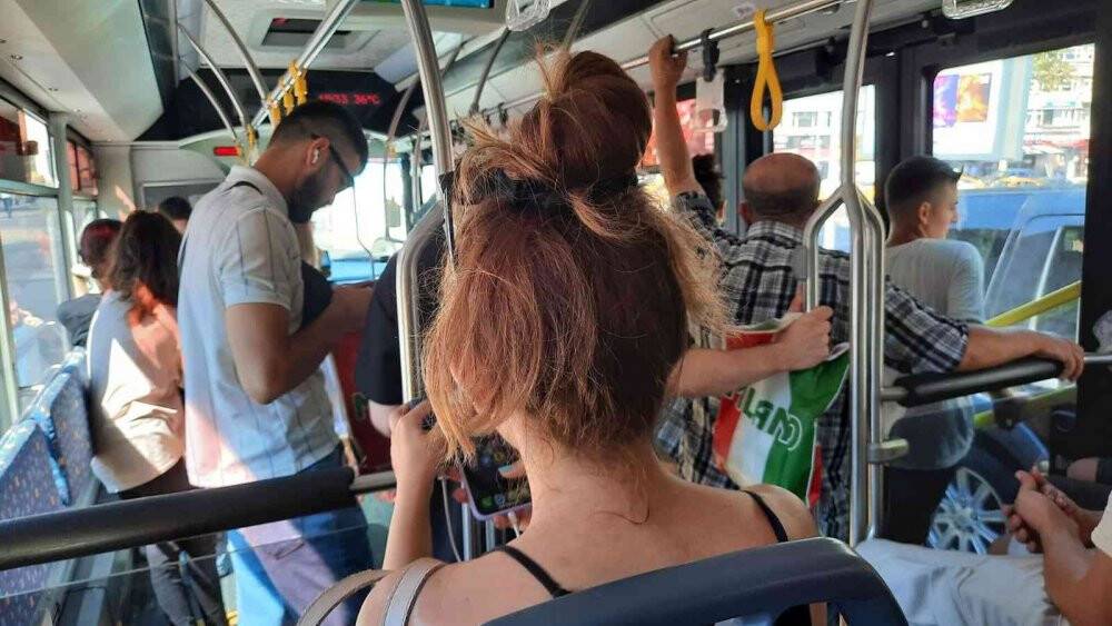 İyilik yapmak için yer veren kadın, yaşlı adamın hışmına uğradı