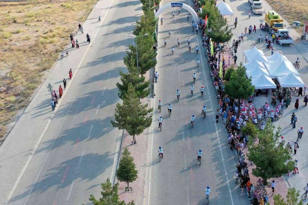 Meram’da Düz Bisiklet Yarışları heyecanı sürüyor