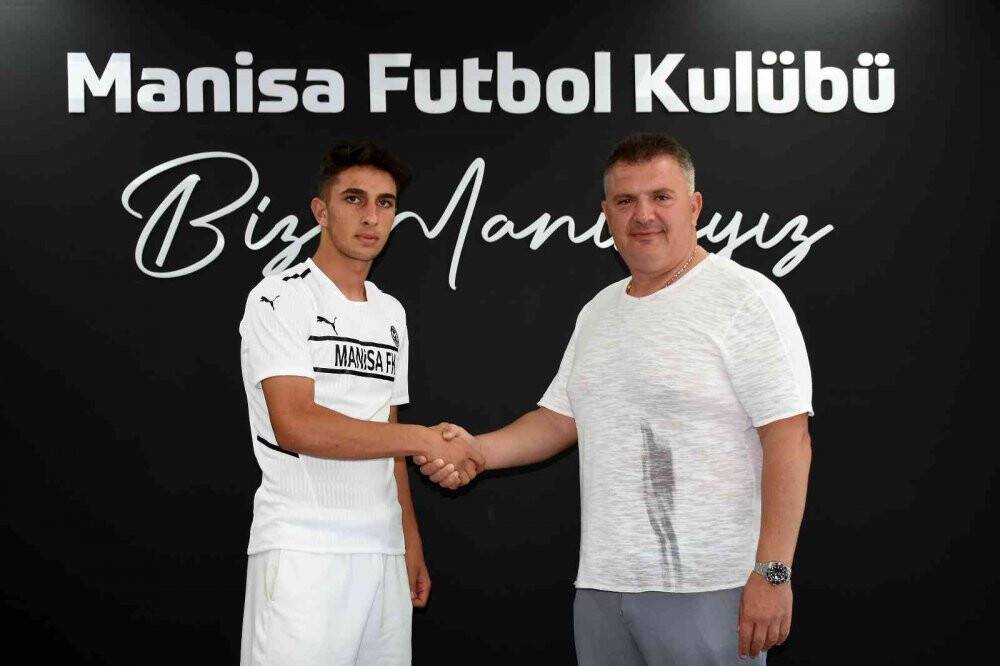 17 yaşındaki Fırat Sarı Manisa FK’da
