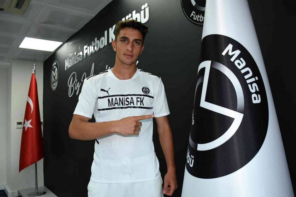 17 yaşındaki Fırat Sarı Manisa FK’da