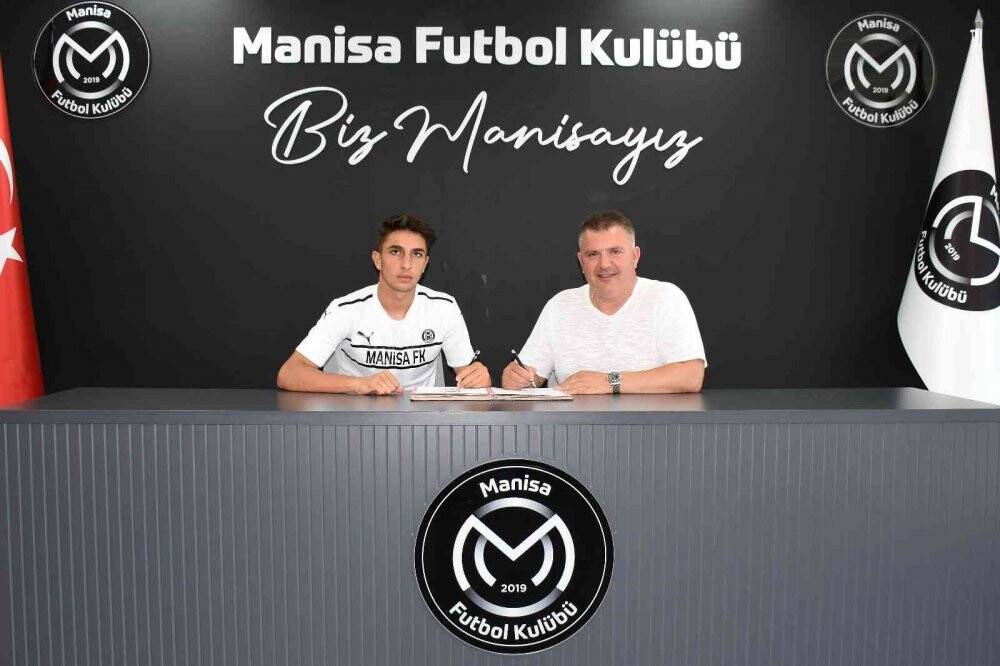 17 yaşındaki Fırat Sarı Manisa FK’da