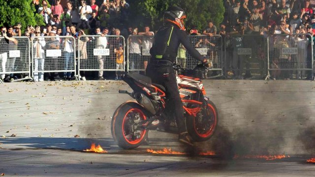 Motosiklet festivalinde adrenalin dolu anlar