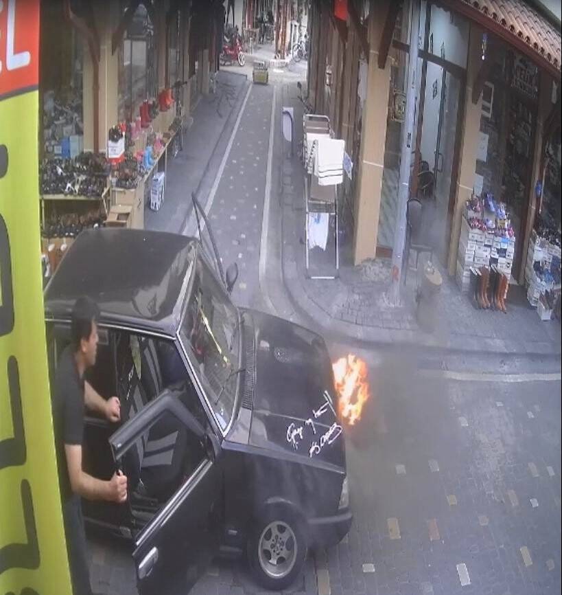 Seyir halindeki otomobilde yangın