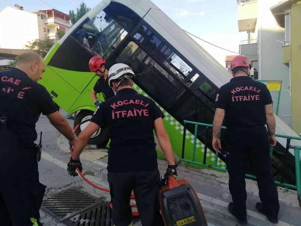 Yolcu dolu otobüs böyle uçtu