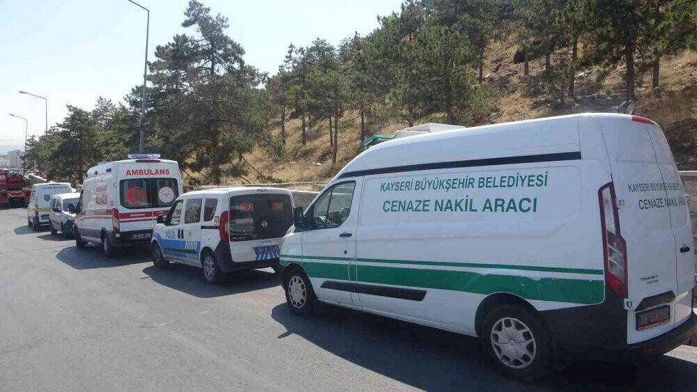 Yürüyüş yapan çocuklar ceset buldu