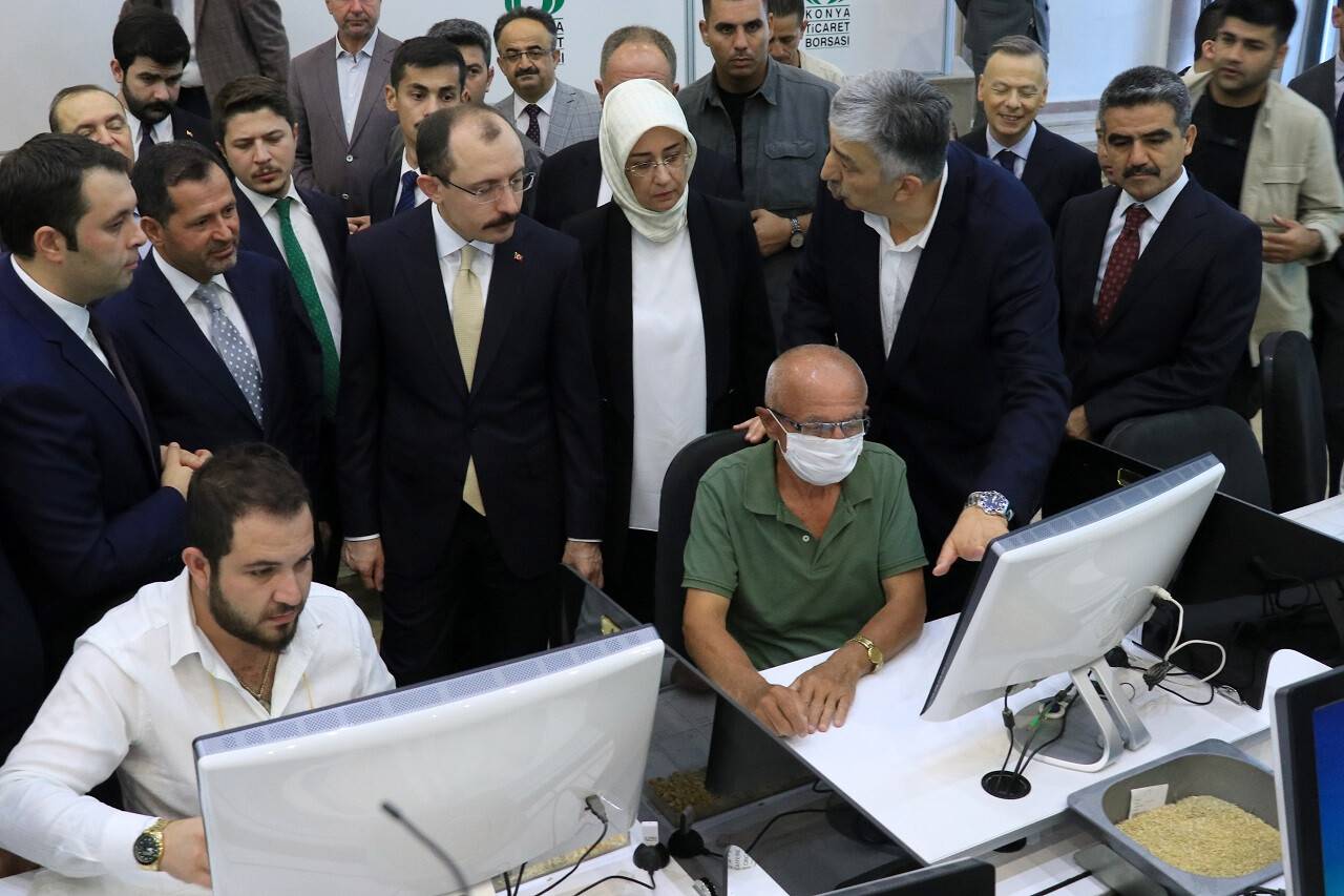 aa-20220803-28560421-28560416-ticaret-bakani-mehmet-mus-konyada-2.jpg