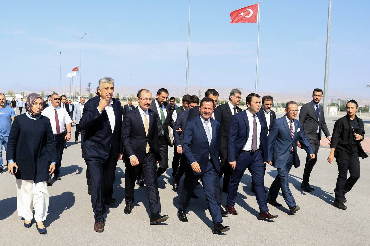 aa-20220803-28560421-28560420-ticaret-bakani-mehmet-mus-konyada-1.jpg