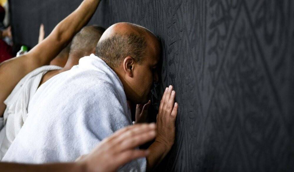 Kabe’nin etrafındaki bariyerler 2,5 yıl sonra kaldırdı