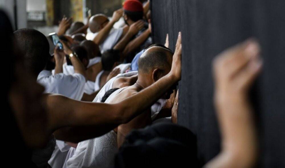 Kabe’nin etrafındaki bariyerler 2,5 yıl sonra kaldırdı