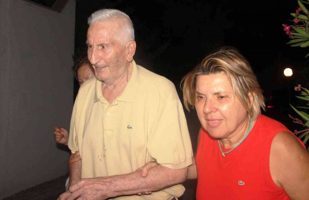 Tahliye edilen Çevik Bir, cezaevinden çıkıp Bodrum’daki yazlığına geldi