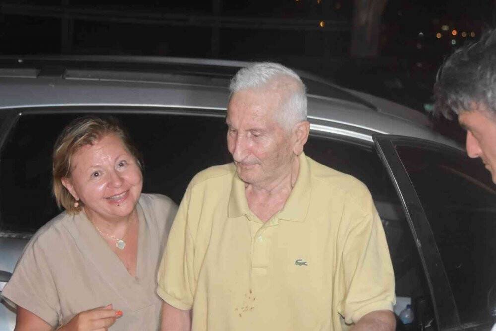 Tahliye edilen Çevik Bir, cezaevinden çıkıp Bodrum’daki yazlığına geldi