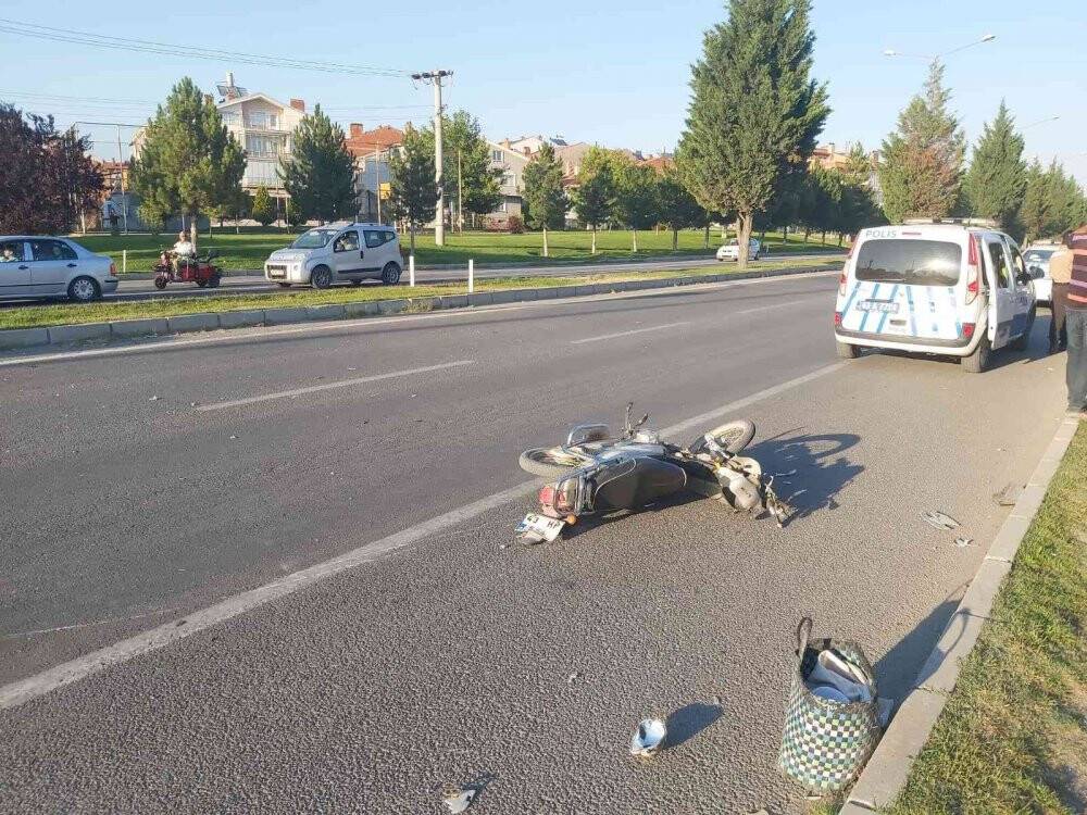 Tavşanlı’da otomobil ile motosiklet çarpıştı: 1 yaralı