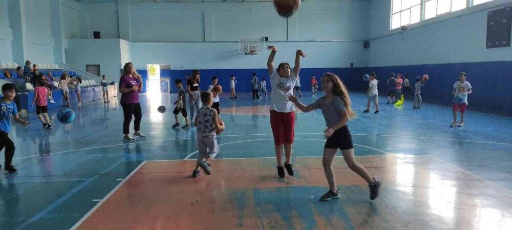Milli sporcu kadın muhtar,  şampiyonlar yetiştiriyor