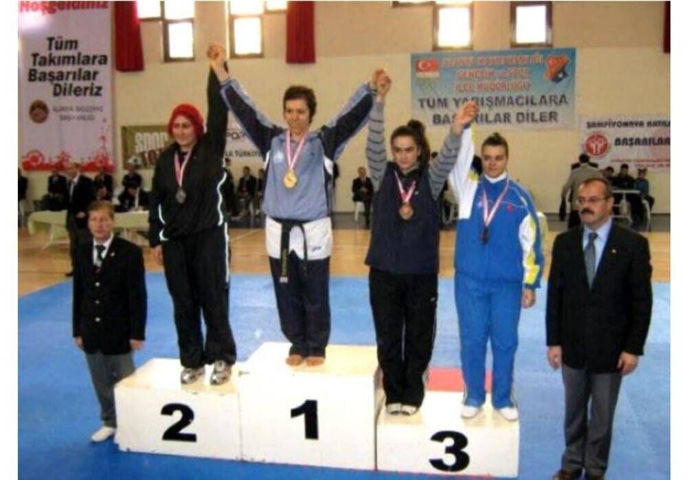 Milli sporcu kadın muhtar,  şampiyonlar yetiştiriyor