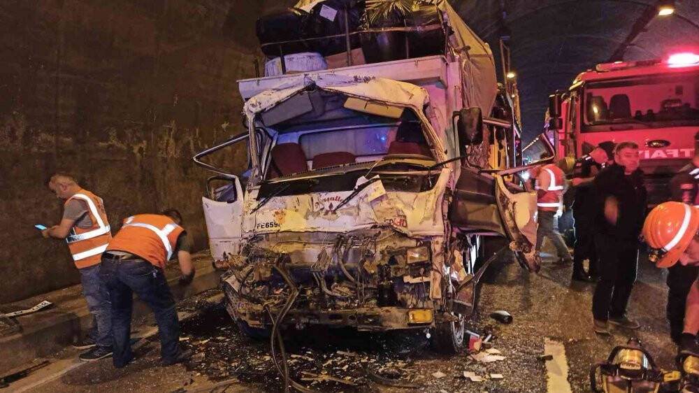 Bolu Dağı Tüneli’nde zincirleme kaza: 1 yaralı
