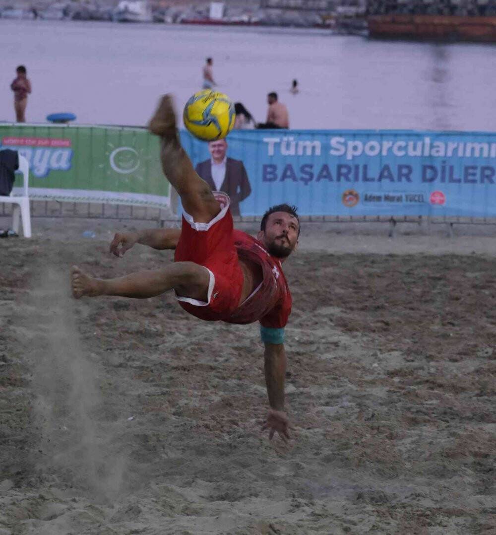 Türkiye Bölgesel Plaj Futbolu Ligi Alanya etabı başladı