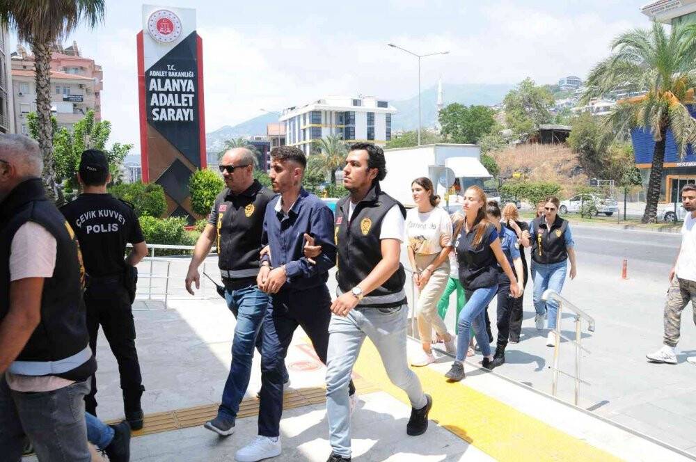 Arkadaşlık siteleri üzerinden gelen adisyon tuzağına 7 tutuklama