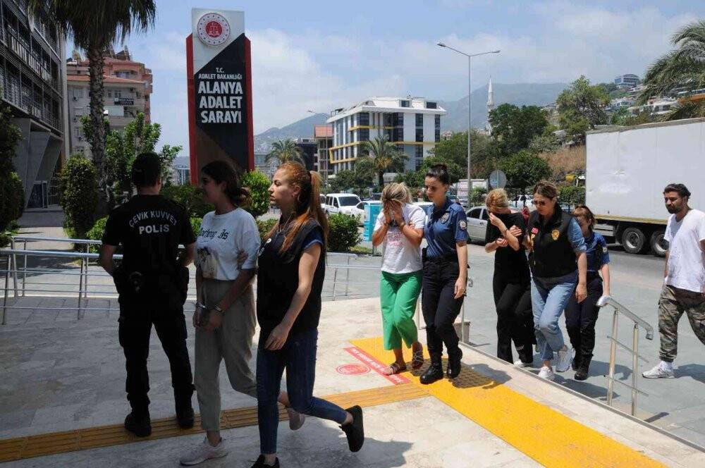 Arkadaşlık siteleri üzerinden gelen adisyon tuzağına 7 tutuklama