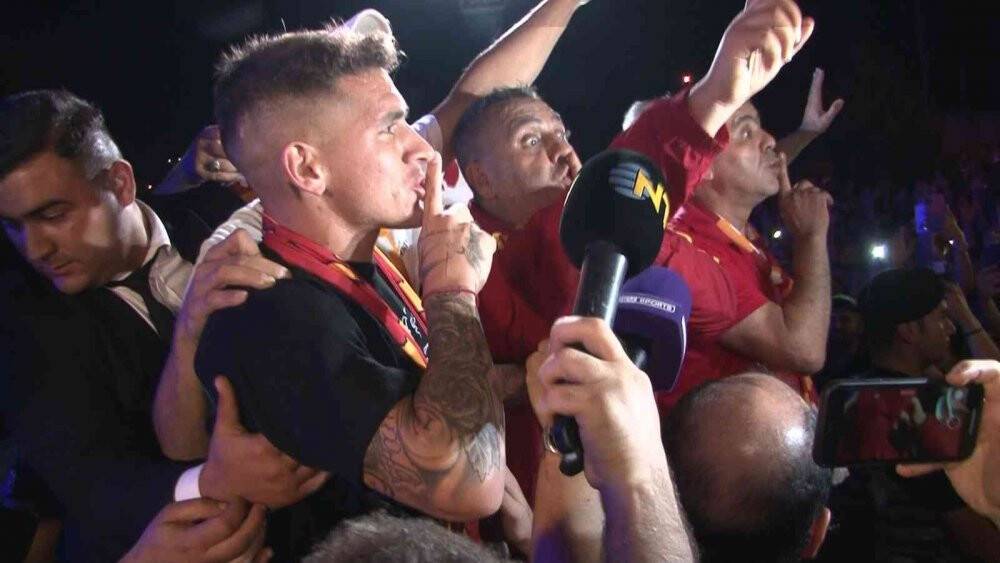 Dries Mertens ve Lucas Torreira İstanbul’a geldi