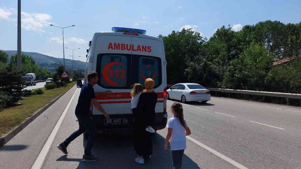 Kaza geçiren anne, kıyafeti tutuşarak yanan oğlunun yanına koştu