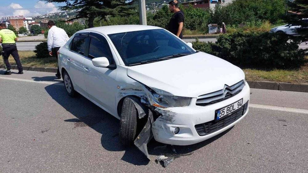 Kaza geçiren anne, kıyafeti tutuşarak yanan oğlunun yanına koştu