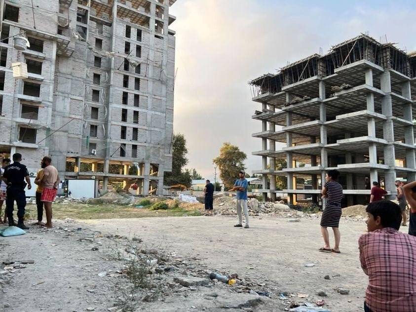 Kötü işçilik nedeniyle tartıştığı arkadaşını sopa ve bıçakla öldürdü