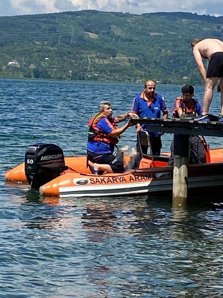 Nişanlısı gözlerinin önünde boğuldu