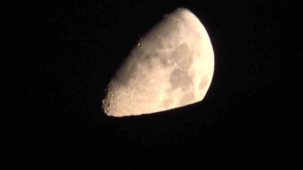 Yüksekova’da ’yarım Ay’ güzelliği