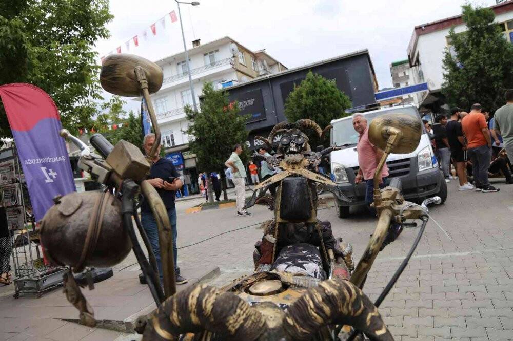 MadMax filminden esinlendi, kendi motosikletini yaptı