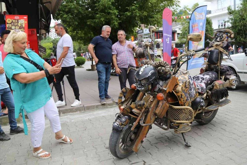 MadMax filminden esinlendi, kendi motosikletini yaptı