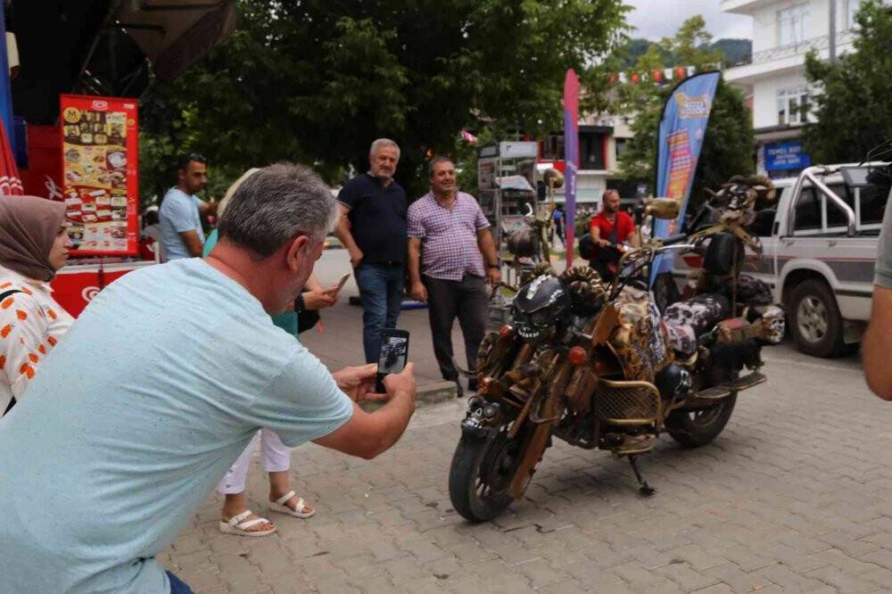 MadMax filminden esinlendi, kendi motosikletini yaptı