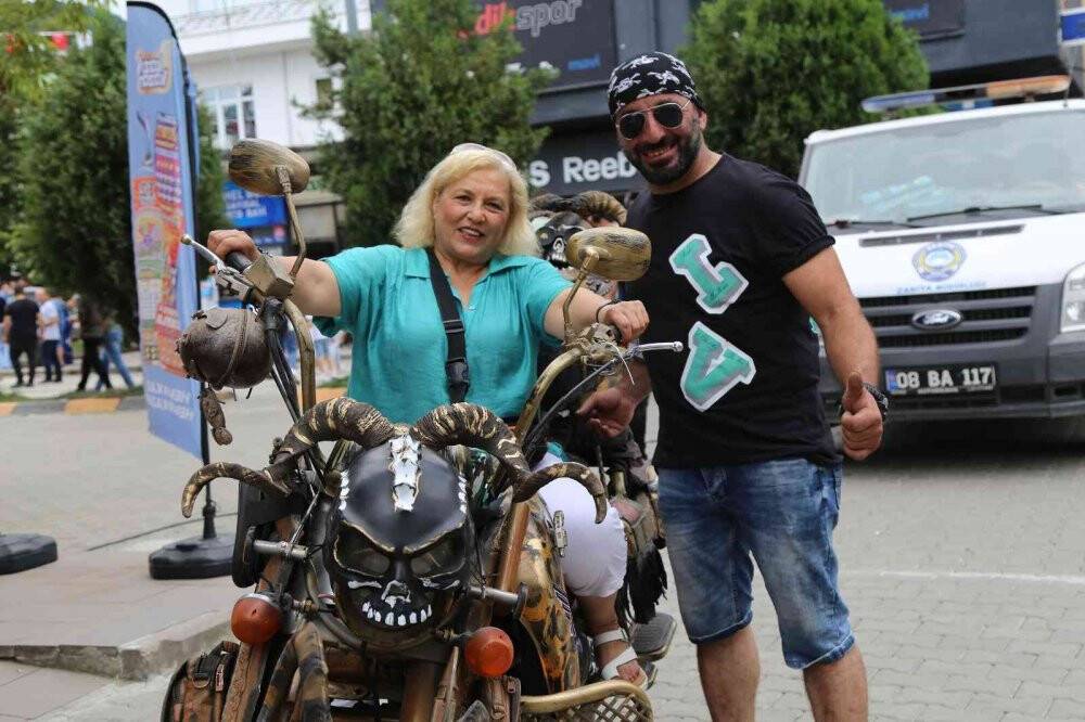 MadMax filminden esinlendi, kendi motosikletini yaptı