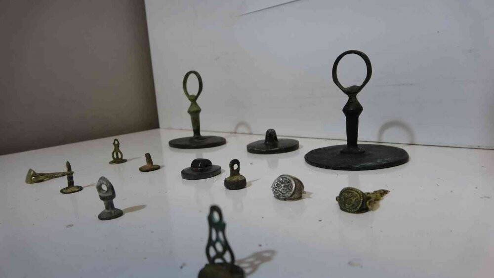 Yurtdışına kaçırılmayı bekleyen 150 adet tarihi eser bulundu