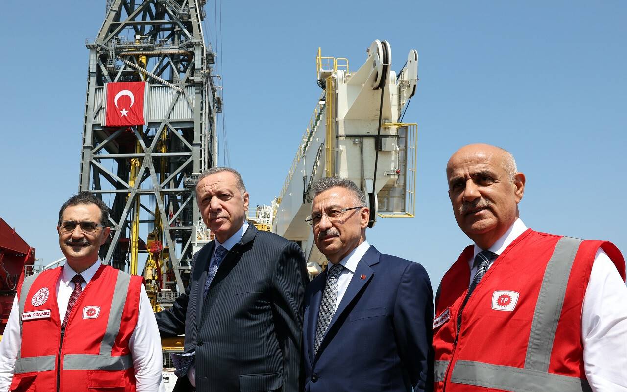 aa-20220809-28606684-28606676-cumhurbaskani-erdogan-abdulhamid-han-sondaj-gemisinde-incelemelerde-bulundu.jpg