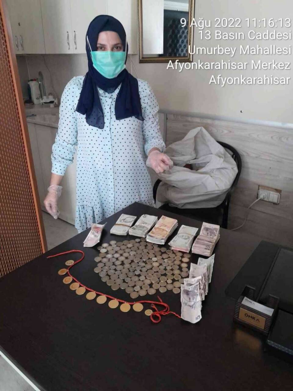 Dilenci kadının üzerinden adeta bir servet çıktı